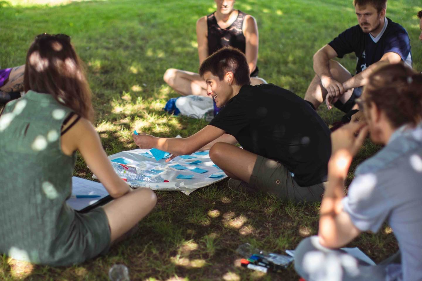 incubateur refugies- session cocreation en extérieur