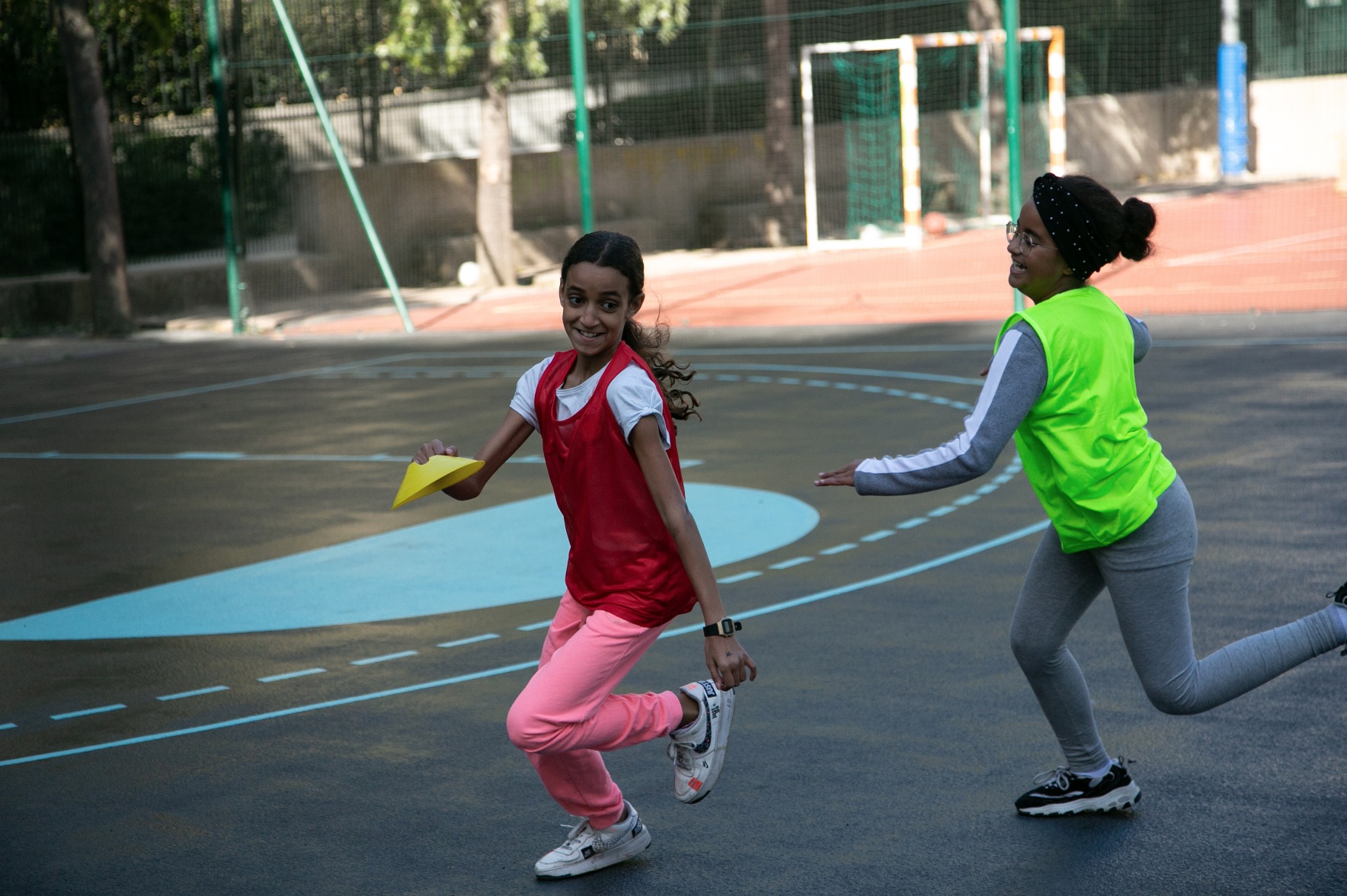 filles qui jouent sur Jordan Legacy Court- 20 ans play