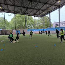 jeu sur terrain sportif